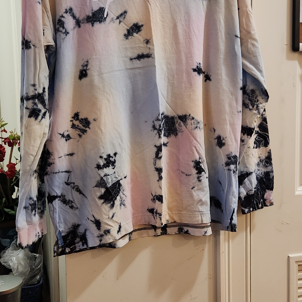 VS PINK CAMPUS LONG SLEEVE XL TEE